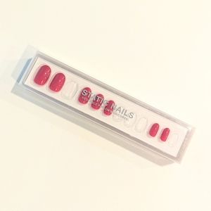 Static Nails ✨ Cosmo Please ✨ Round